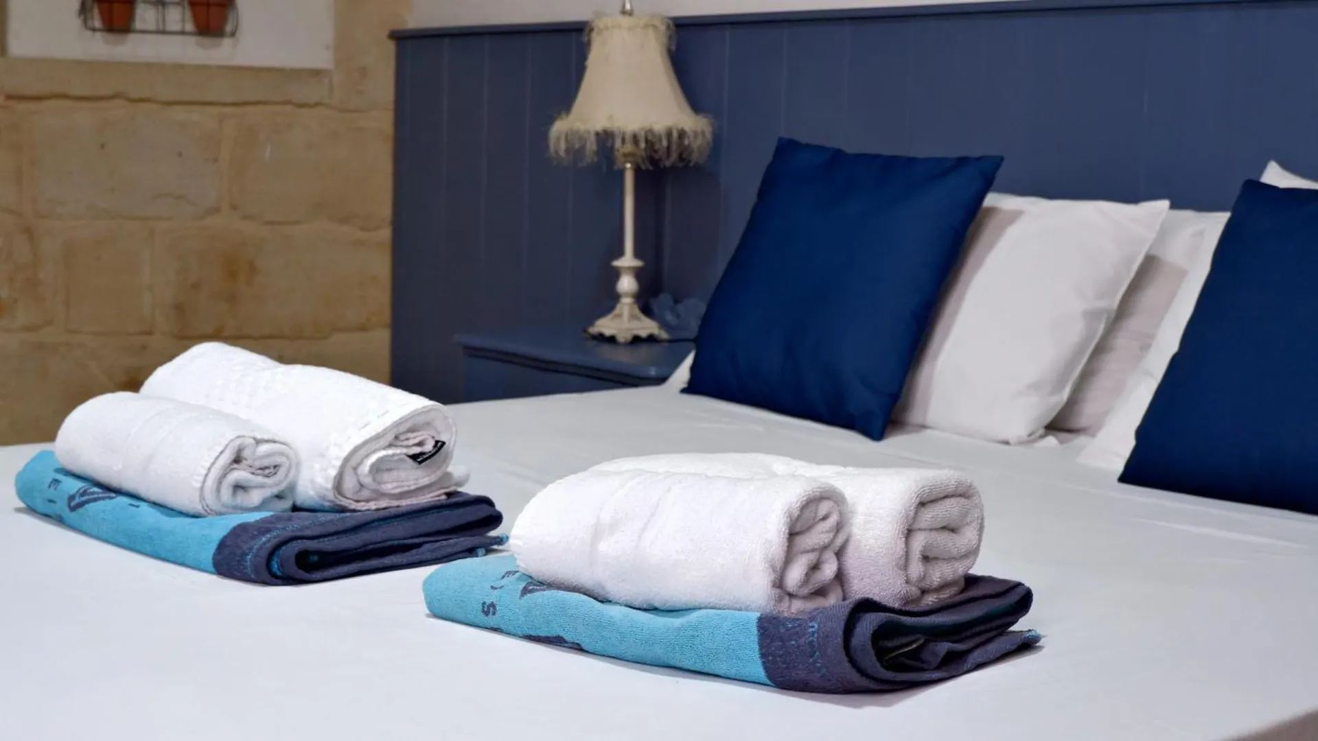 Village Knights B&B Żebbuġ Frühstückspension